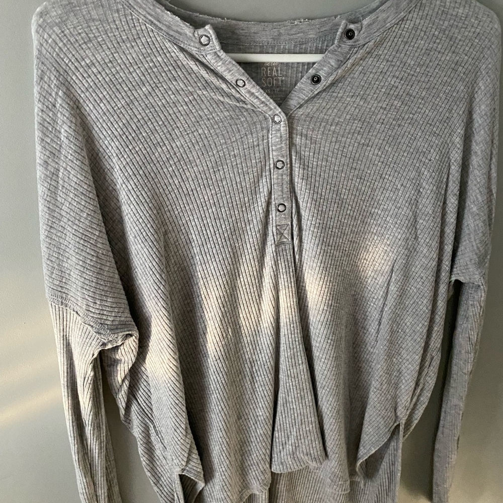 Grey ribbed sweater